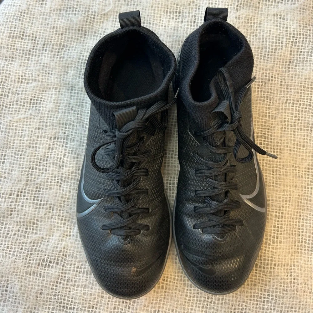 Nike Kids' Black Indoor Soccer Shoes